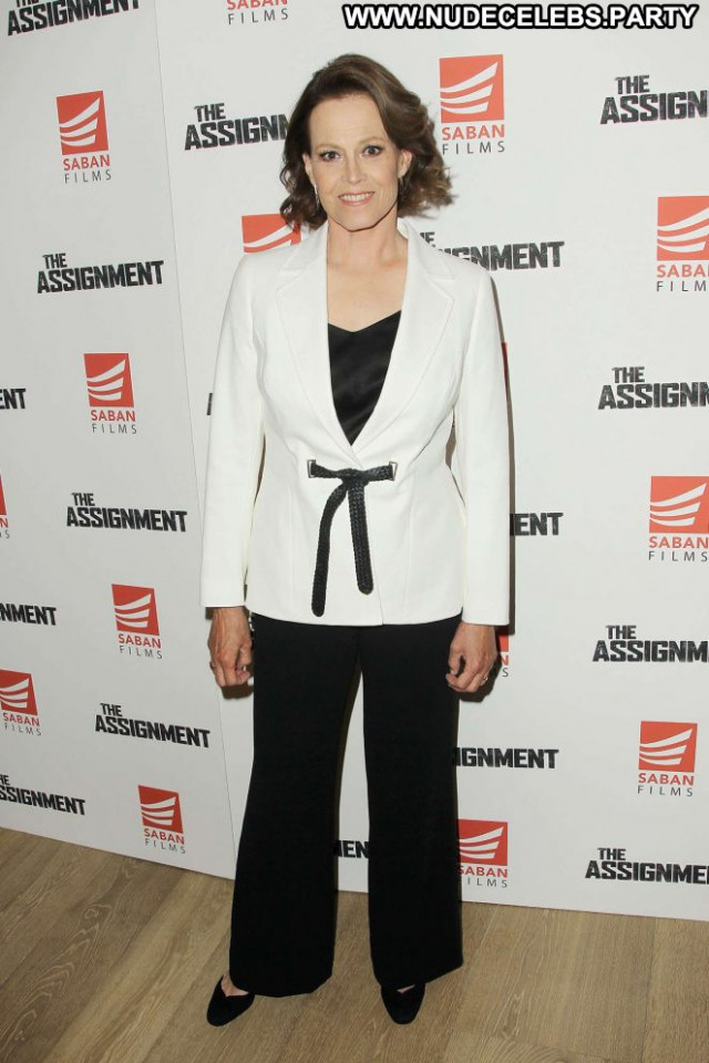 Sigourney Weaver The Assignment Beautiful Ass Babe Posing Hot