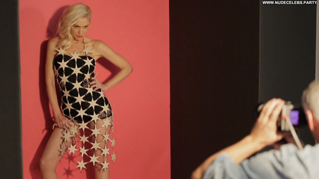 Gwen Stefani Posing Hot Beautiful Celebrity Babe Actress