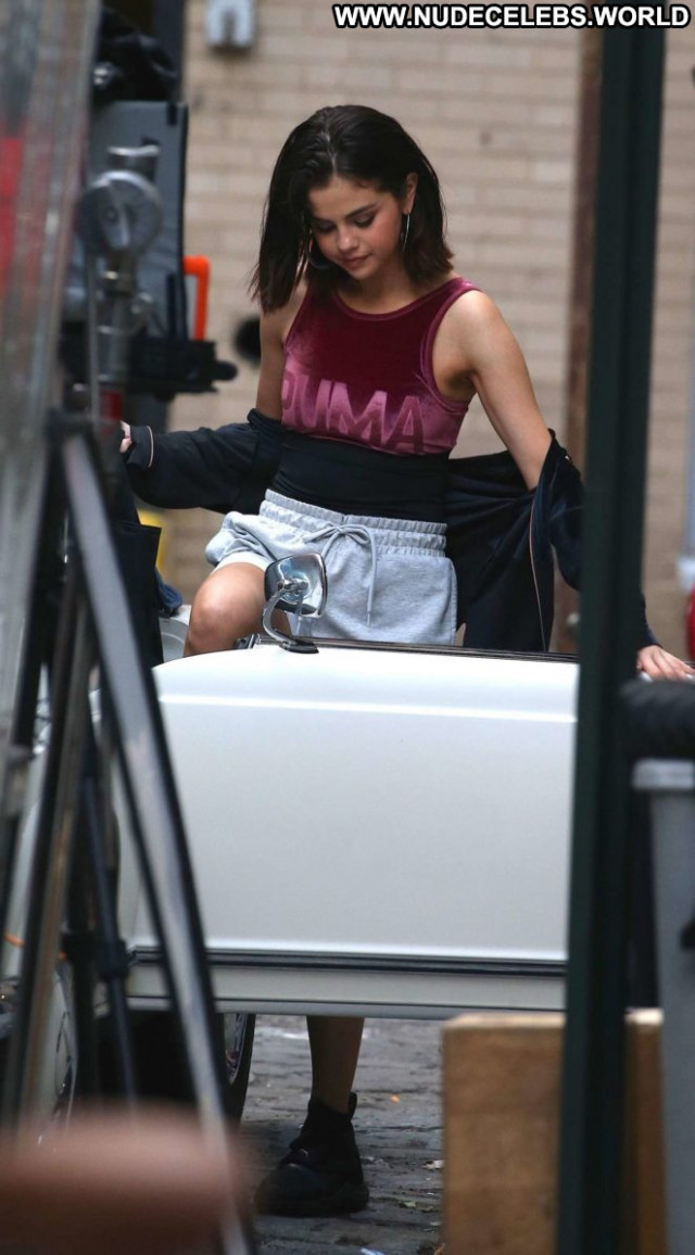 Selena Gomez No Source Paparazzi Posing Hot Nyc Beautiful Celebrity