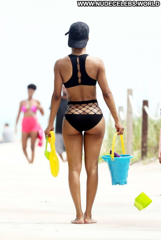 Teyana Taylor The Beach Beautiful Paparazzi Posing Hot Beach Bikini