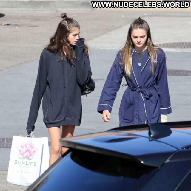 Kaia Gerber No Source  Paparazzi Celebrity Babe Malibu Mali Posing