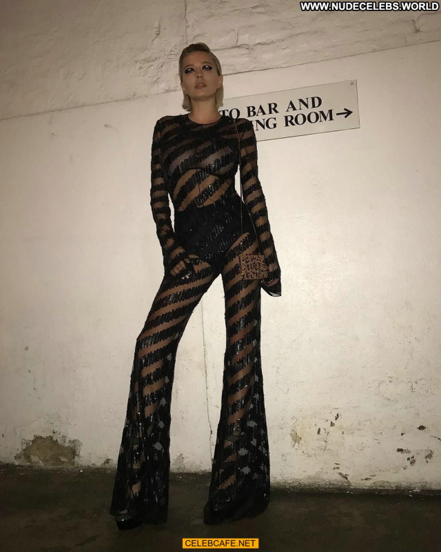 Caroline Vreeland No Source See Through Fashion Car Babe Celebrity