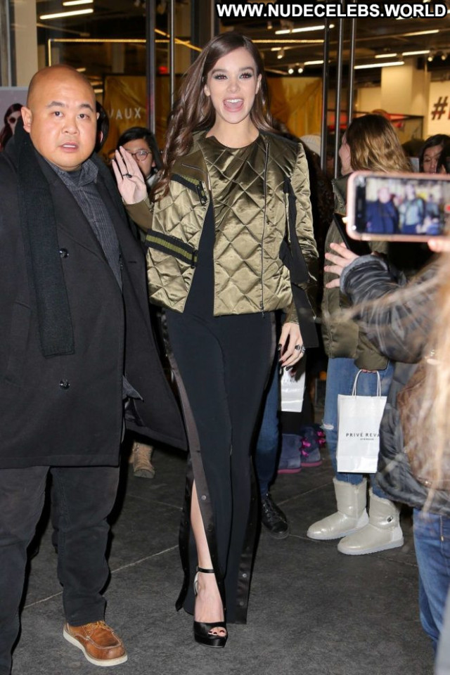 Hailee Steinfeld The Tonight Show Posing Hot Paparazzi Nyc Celebrity