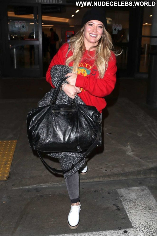 Hilary Duff Lax Airport  Los Angeles Paparazzi Babe Beautiful Angel
