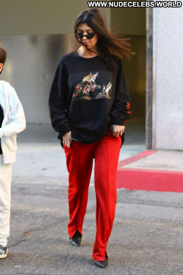 Kourtney Kardashia No Source  Celebrity Beautiful Paparazzi Babe