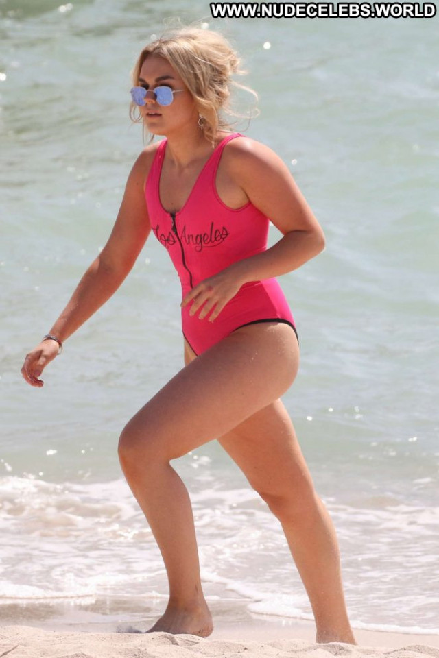 Tallia Storm The Beach  Posing Hot Beautiful Celebrity Babe Paparazzi