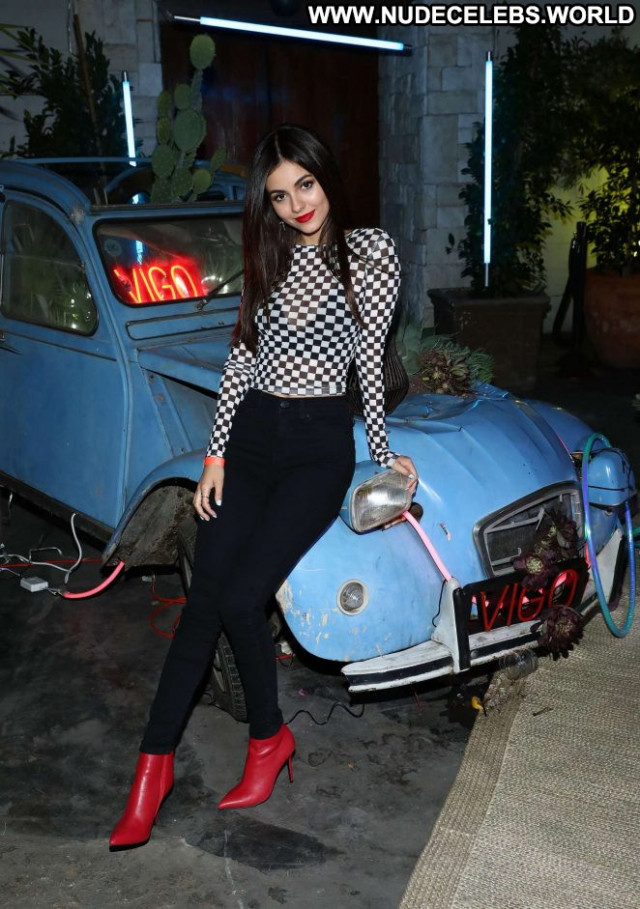 Victoria Justice No Source Hollywood Party Babe Beautiful Posing Hot
