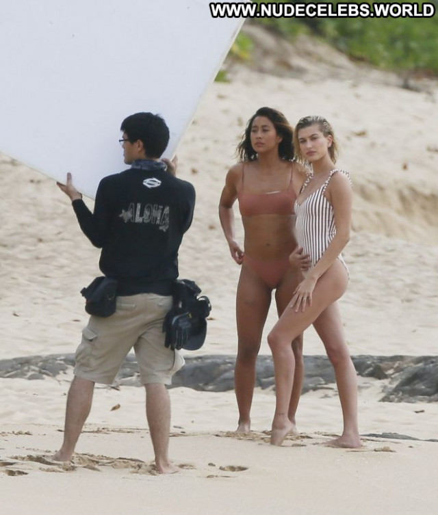 Photos No Source Paparazzi Swimsuit Hawaii Beach Celebrity Beautiful