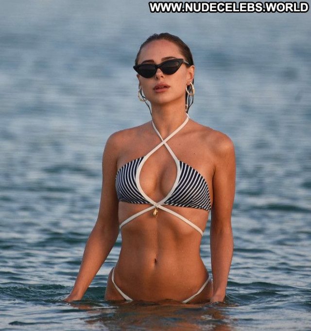 Kimberley Garner The Beach Beach Paparazzi Celebrity Posing Hot Babe