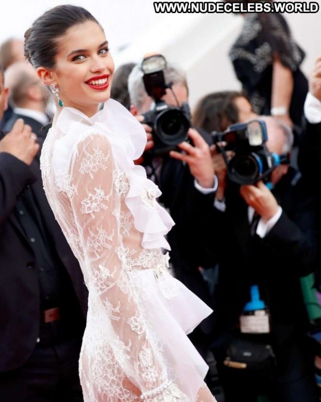 Sara Sampaio Cannes Film Festival Beautiful Paparazzi Babe Posing Hot