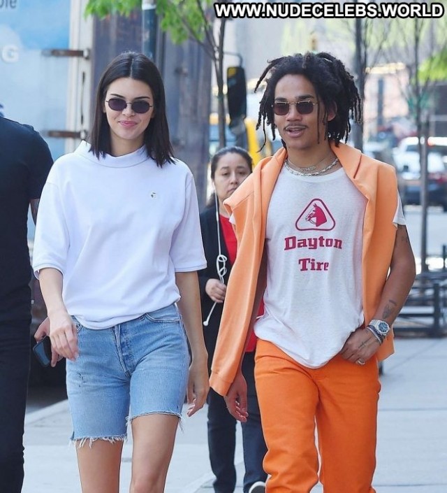 Kendall Jenner New York Paparazzi Beautiful New York Jeans Babe