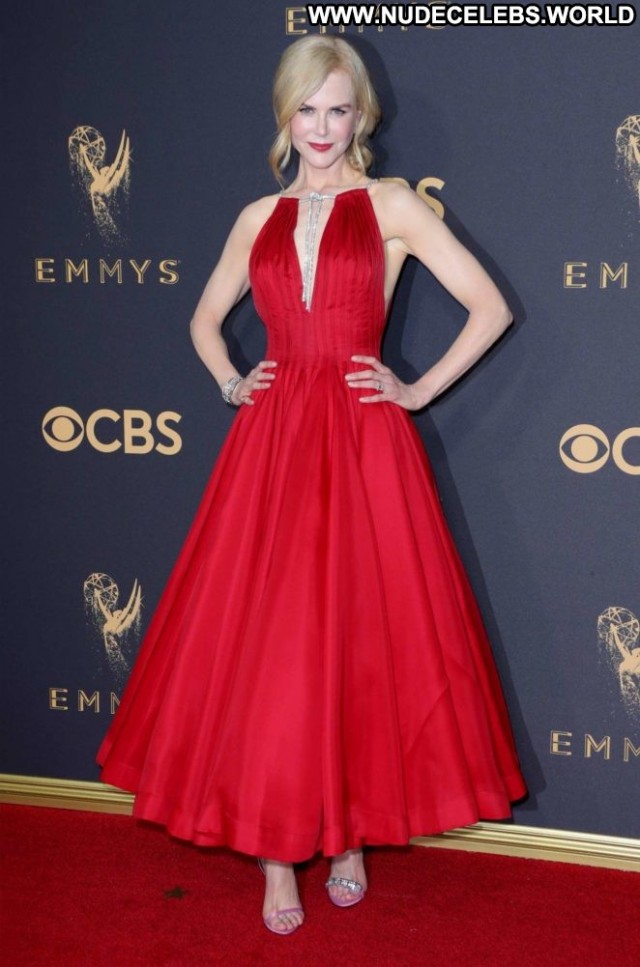 Nicole Kidman Primetime Emmy Awards  Posing Hot Angel Paparazzi