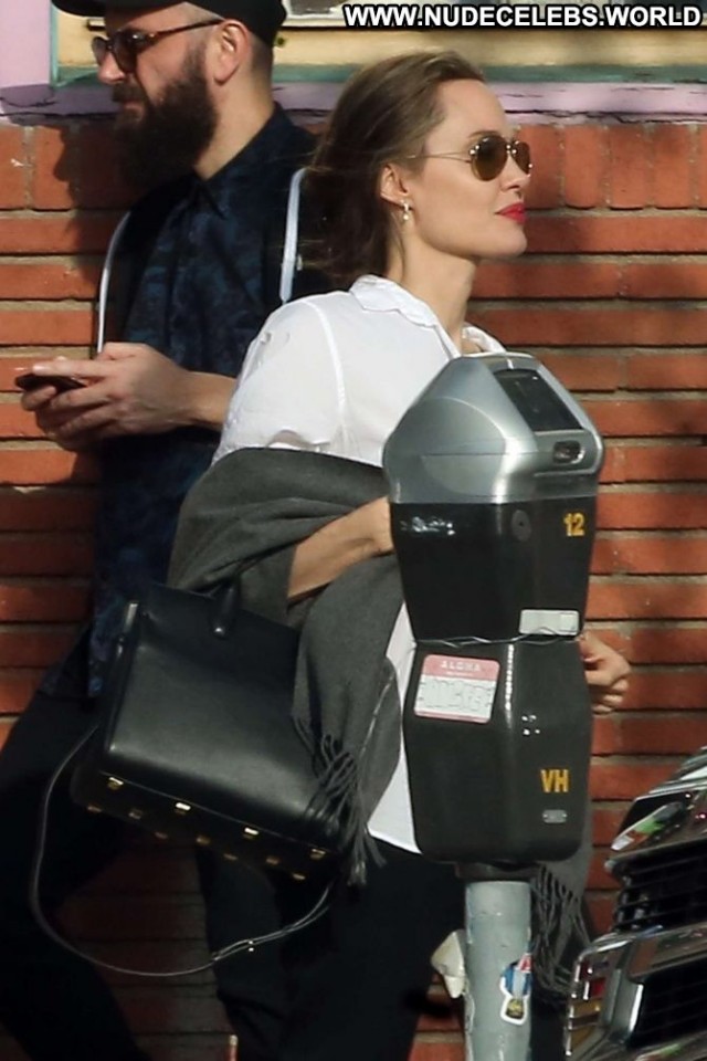 Angelina Jolie Los Angeles Posing Hot Los Angeles Babe Paparazzi