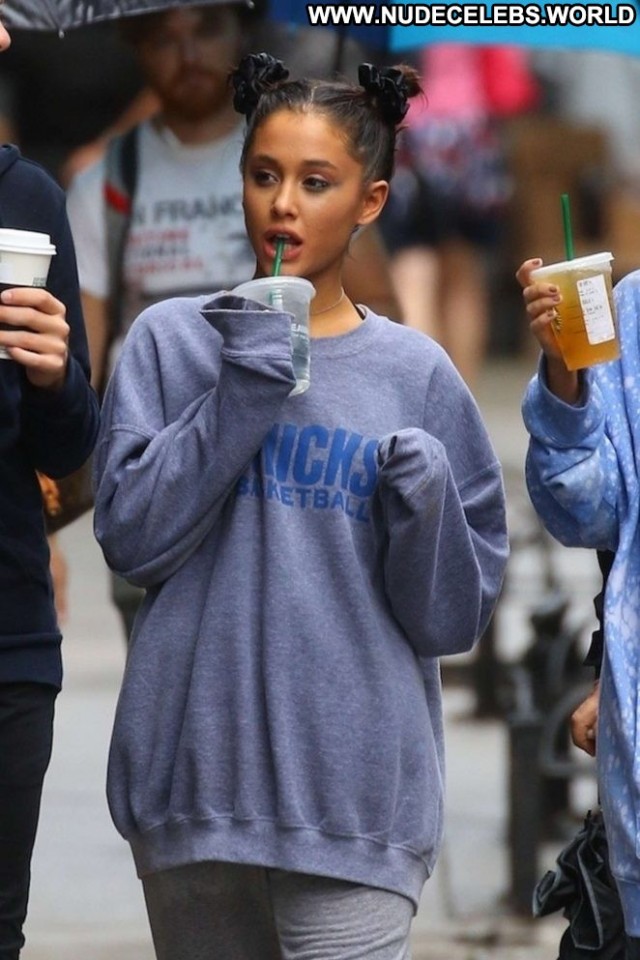 Ariana Grande New York New York Babe Celebrity Posing Hot Paparazzi