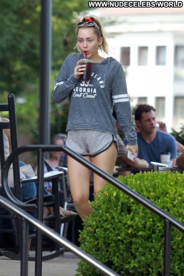 Miley Cyrus No Source Shorts Babe Beautiful Posing Hot Celebrity