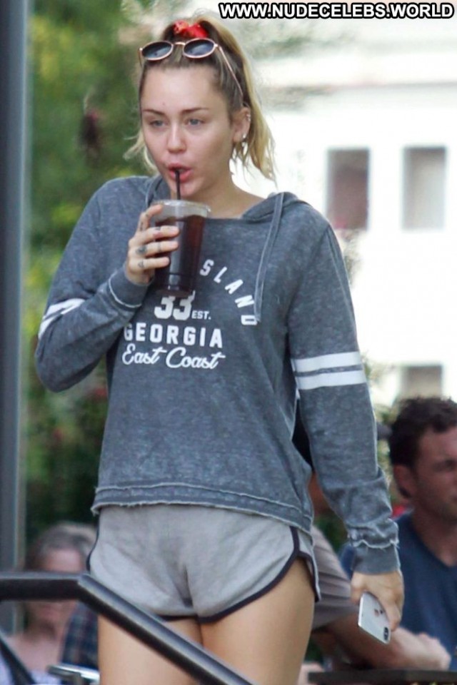 Miley Cyrus No Source Paparazzi Beautiful Babe Celebrity Shorts
