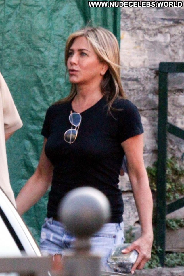 Jennifer Aniston No Source Posing Hot Jeans Shorts Celebrity