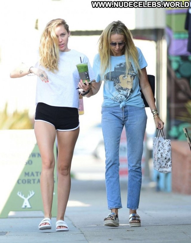 Tish Cyrus Los Angeles Paparazzi Mom Posing Hot Beautiful Celebrity