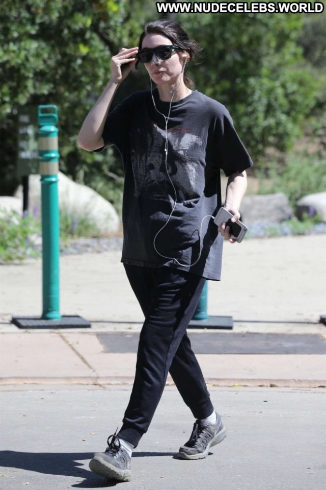 Rooney Mara Studio City Paparazzi Park Celebrity Posing Hot Beautiful