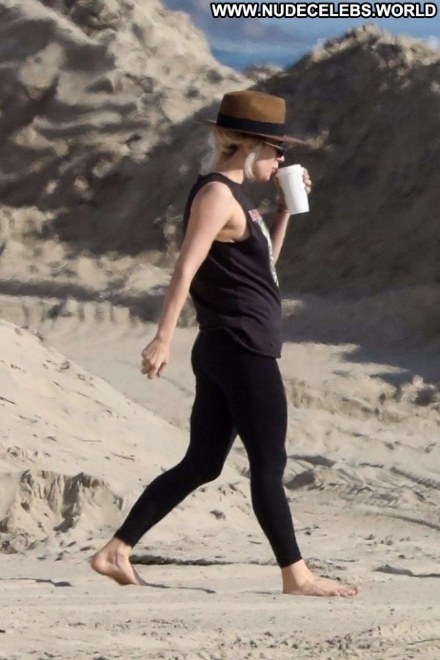 Lady Gaga The Beach In Malibu Mali Beach Posing Hot Malibu Gag