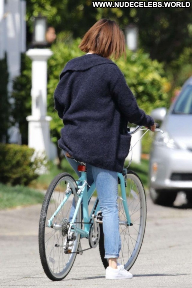 Selena Gome Studio City Bike Babe Paparazzi Posing Hot Beautiful