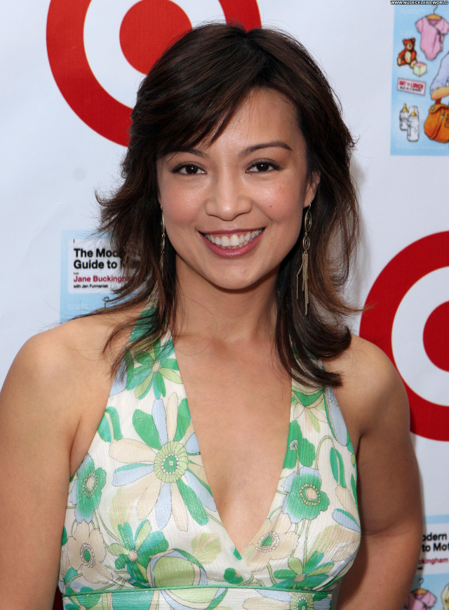 Ming Na Wen No Source Beautiful Posing Hot Celebrity Babe Asian