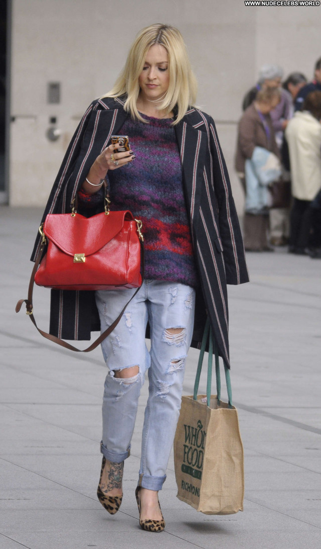 Fearne Cotton No Source Paparazzi Celebrity London Babe Posing Hot