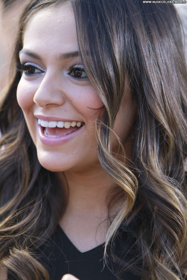 Bethany Mota No Source  Celebrity Posing Hot Paparazzi Babe Beautiful