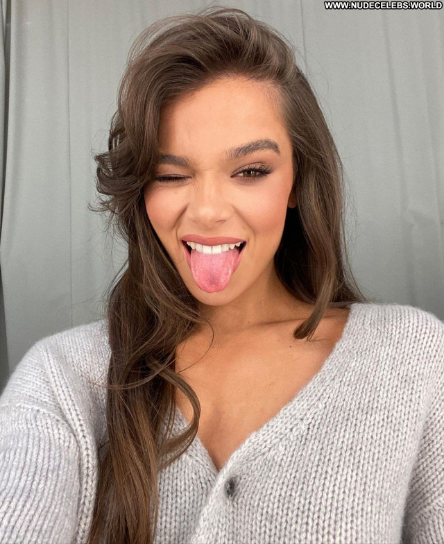 Hailee Steinfeld No Source Sexy Babe Celebrity Posing Hot Beautiful