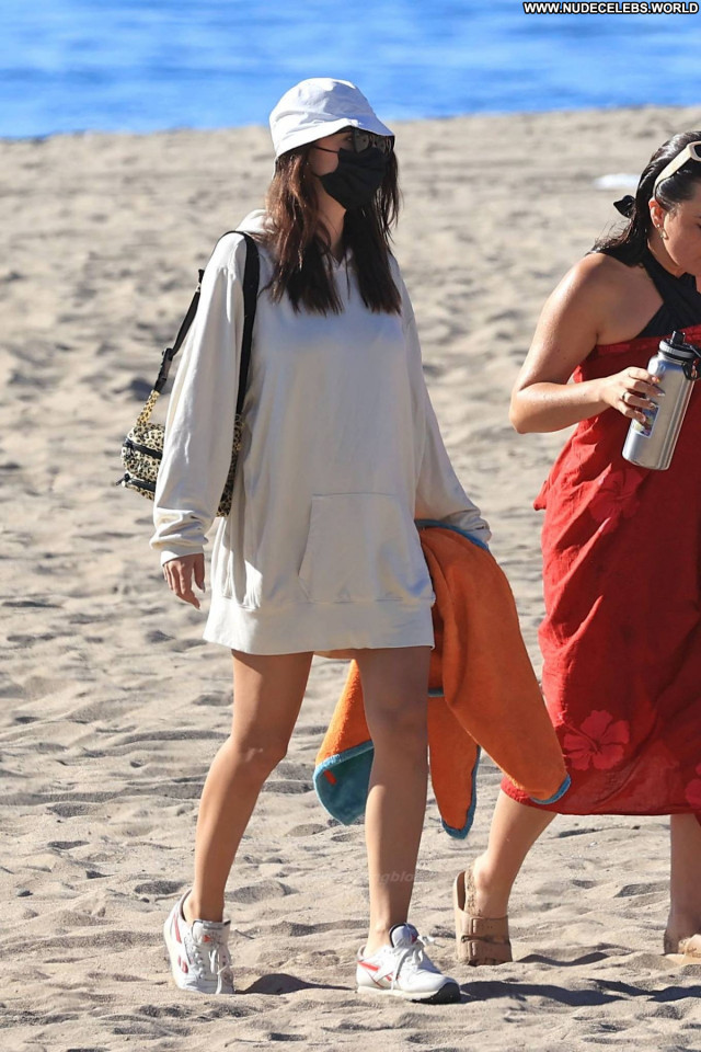 Emily Ratajkowski The Beach Posing Hot Celebrity Babe Paparazzi