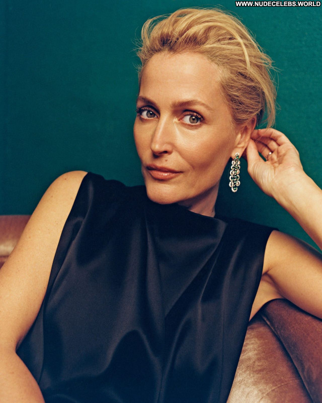 Gillian Anderson No Source Sexy Babe Posing Hot Beautiful Celebrity