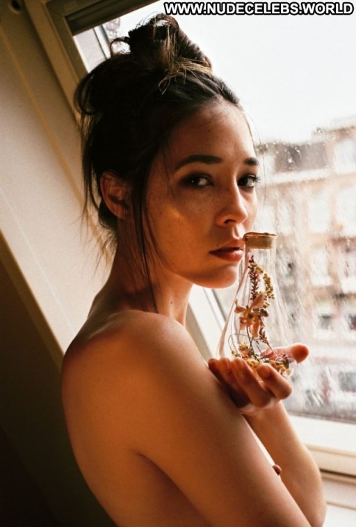 Hanna Fischer Posing Hot Beautiful Babe Photoshoot Celebrity Straight