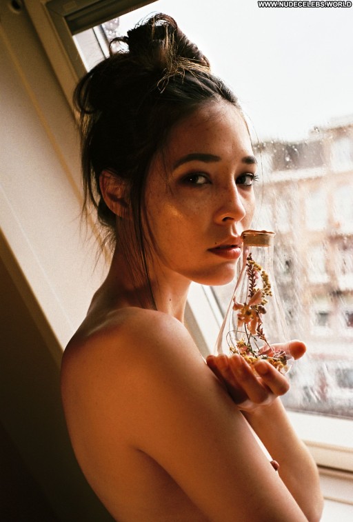 Hanna Fischer Posing Hot Beautiful Babe Photoshoot Celebrity Straight